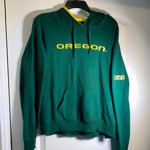 Stadium Athletics Women’s Oregon Ducks Size XXL. Green w/yellow lined hoodie.